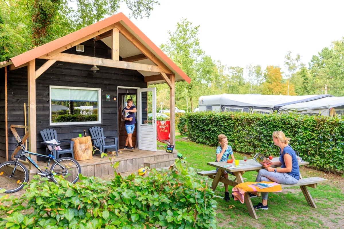 Camping de Zandhegge Veluwse Trekkershut buitenkant